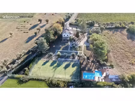 élégant domaine de campagne avec piscine  tennis et vue mer – à 10 min de la côte adriatiq
