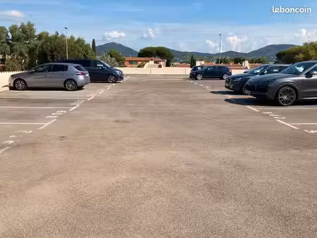 place de parking aerien