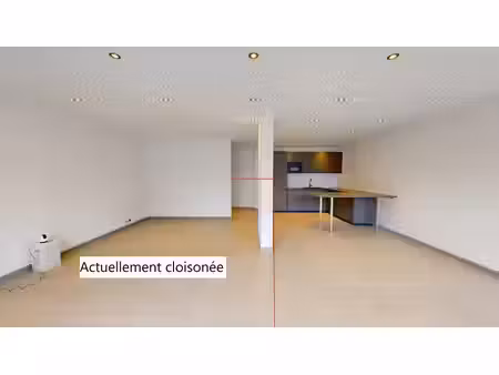 bureaux avec pignon sur rue - forest village