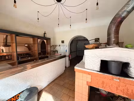 horeca à vendre / a deux pas place jourdan