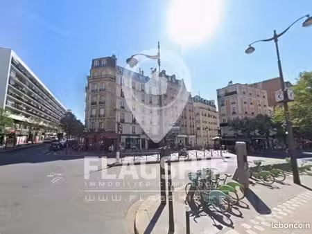 boutique 5764 m² paris