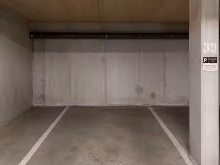 parking 13 m² le pradet