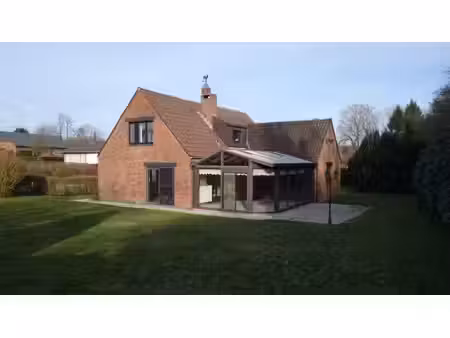 villa 4 ch. sur 13 6 a. remise à neuf quartier résidentiel