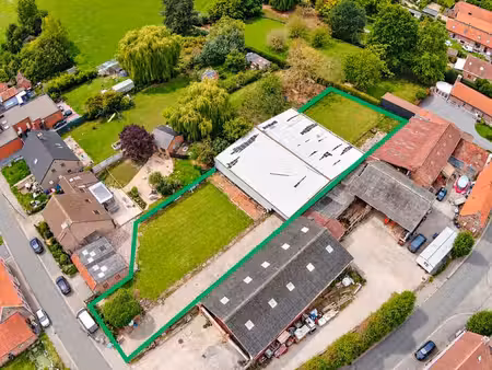 près de 19 ares et ±600 m² couverts : un espace aux possibil