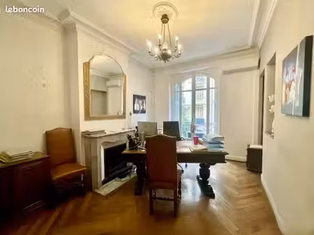 bureaux 227 m²