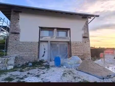 maison de caractère en pisé  pierres & colombages entièrement rénovée