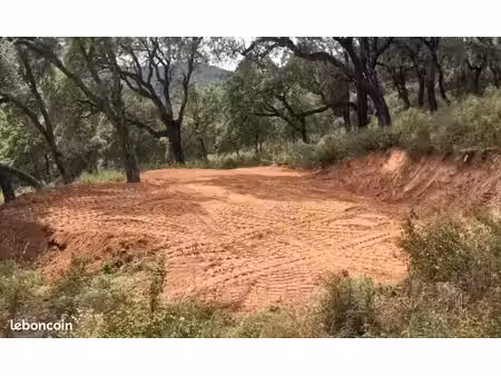 terrain de loisirs - eau - électricité
