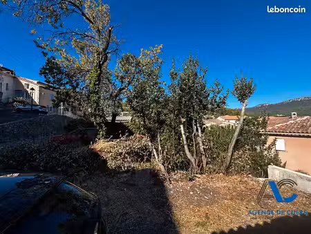 terrain 87 m² cuers