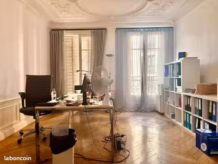 bureaux 121 m²