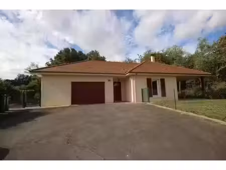 location meublée maison 4 pièces 119 m² à orthez (64300)  1 145 €