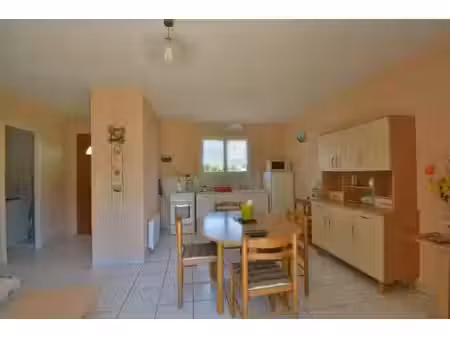 location maison 2 pièces 40 m² à saint-seurin-sur-l'isle (33660)  800 €