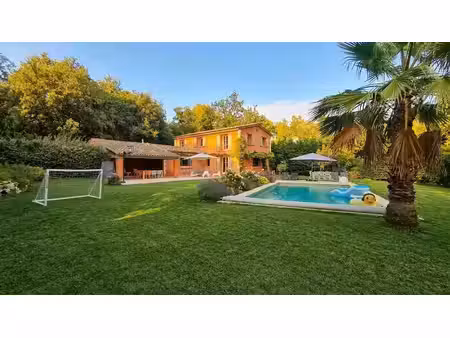 location meublée villa 5 pièces 175.1 m² à roquefort-les-pins (06330)  4 990 €