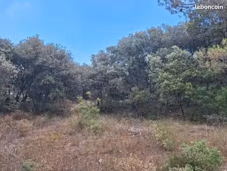 terrain 1 011 m² ginasservis