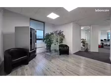 bureaux 326 m²