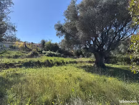 terrain 250 m² le castellet