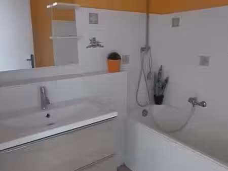 3 pièces centre historique de fréjus