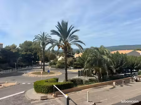 studio 29m² + terrasse 9m² + garage la madrague st cyr sur mer