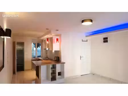 studio non meublé rénové dans résidence sécurisée