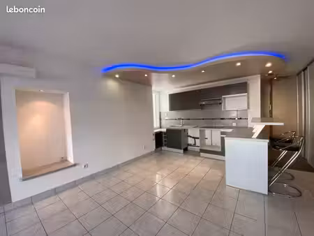 très beau t3 en centre ville