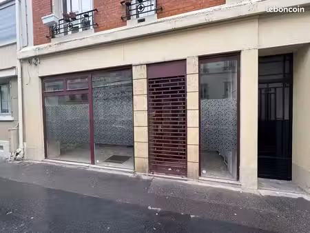 boutique 137 m2 avec vitrine