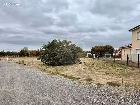 terrain 1 293 m² yzeure