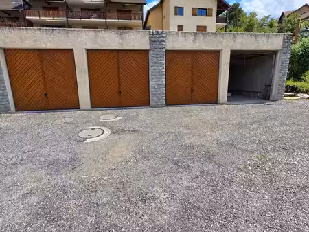 parking/box 16 m² baratier