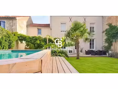 maison avec piscine et terrasse luçon (85)