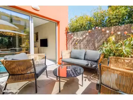 magnifique duplex 3 pièces avec terrasse jardin et piscine