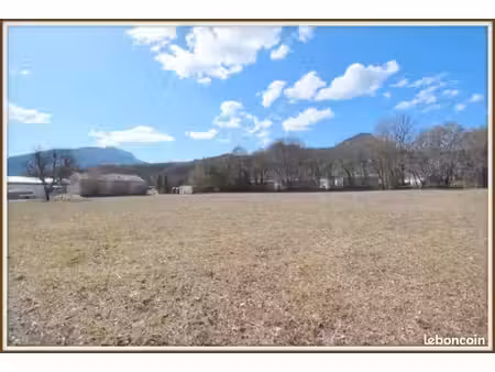 terrain 1 550 m² castellane