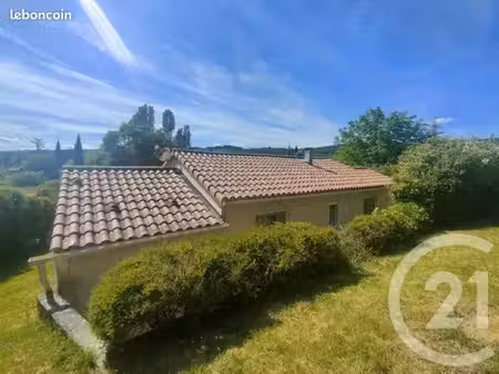 maison rénovée de plain-pied avec garage – terrain piscinable de 745 m² – possibilité d'ag