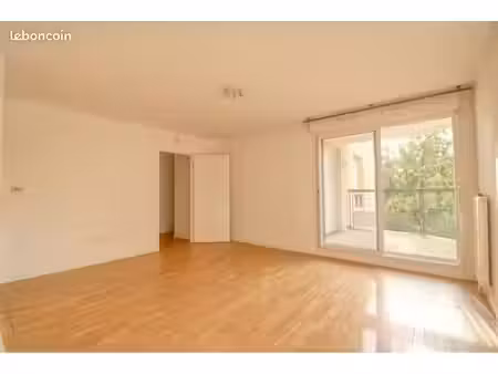 appartement 3 pièces sur jardin 57m2 avec parking