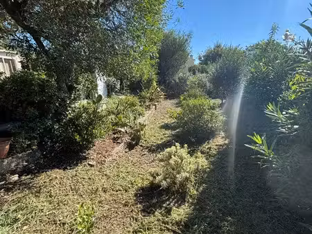 villa à optimiser sur belle parcelle de 900 m2