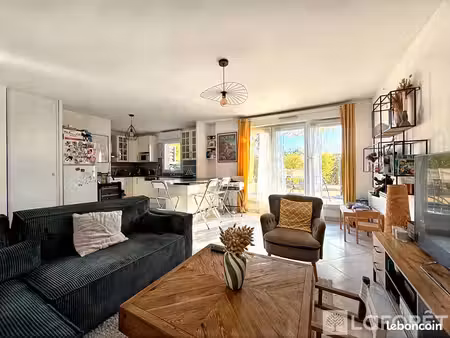 appartement 3 pièces 64 m²