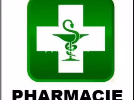 local pharmacie 150 m²