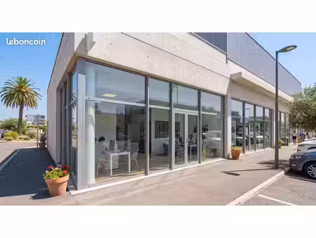 local commercial loué
