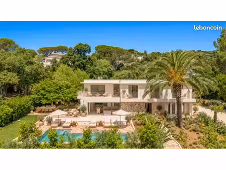 domaine de gigaro - villa neuve très haut standing plage a pied