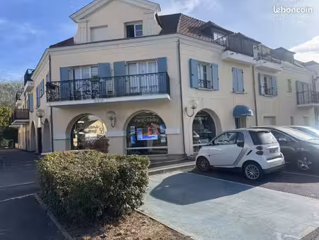 studio 1 pièce 27 m²