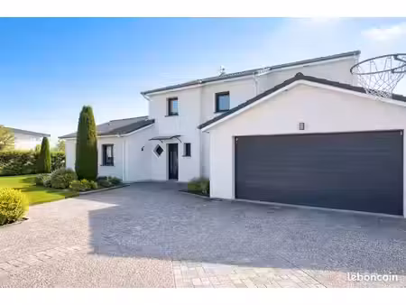 chalet 7 pièces 185 m²