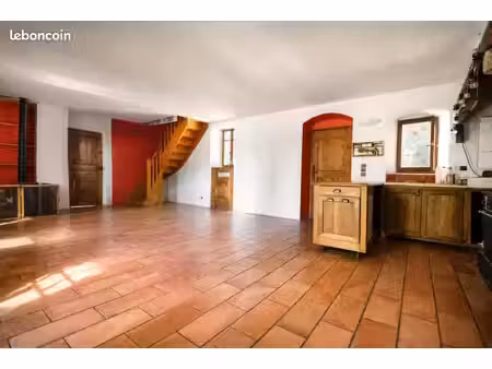 maison 6 pièces 195 m²