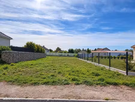 terrain 1 107 m² saint benoit sur seine