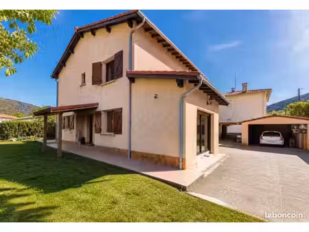 maison 6 pièces 280 m²