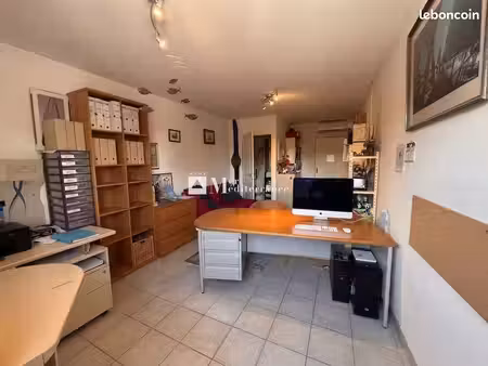 bureaux 23 m² grimaud