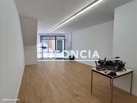 local commercial 2 pièces 59.11m² à louer 550 - brignoles 83170