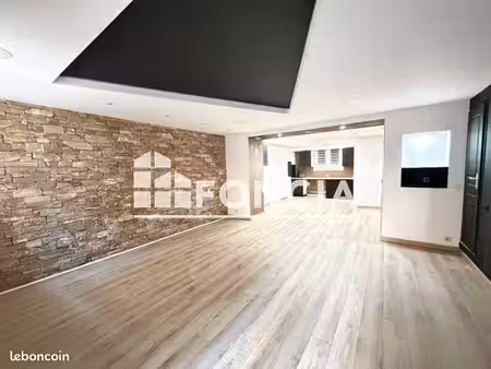 local commercial 2 pièces 63m² à louer 1200 - frejus 83600