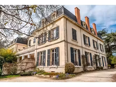 maison 8 pièces 300 m²
