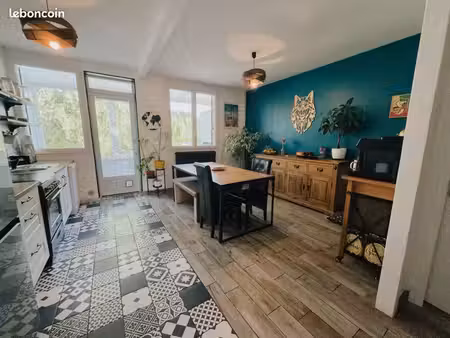à vendre – maison de ville rénovée de 96 m² avec garage double  jardin et véranda – viller