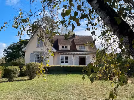 pavillon traditionnel de 5 pièces principales sur sous-sol