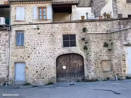 parking 20 m² joyeuse