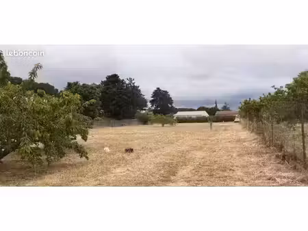 beau terrain au cœur du village