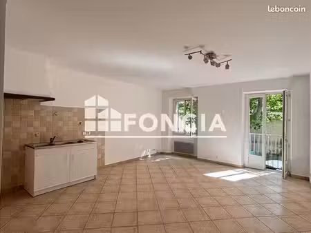 appartement 2 pièces 51.14m² à louer 699 - gareoult 83136